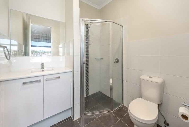 Photo - 19 Parkindula Drive, Mount Barker SA 5251 - Image 6