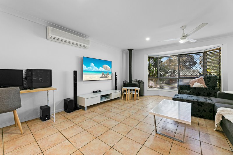 Photo - 19 Parklake Drive, Mudgeeraba QLD 4213 - Image 4