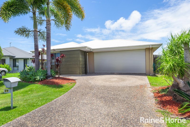 19 Parklane Crescent, Beaconsfield QLD 4740