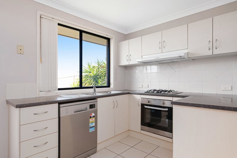 Photo - 19 Parkside Crescent, Thornton NSW 2322 - Image 2