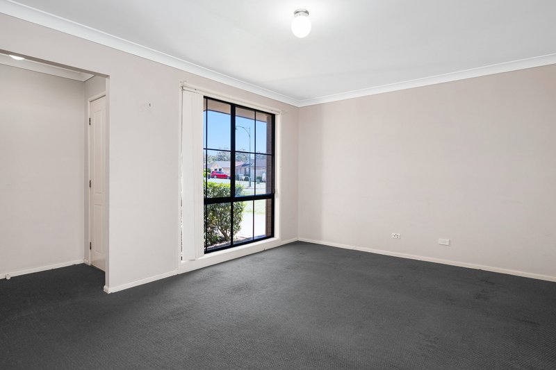 Photo - 19 Parkside Crescent, Thornton NSW 2322 - Image 5