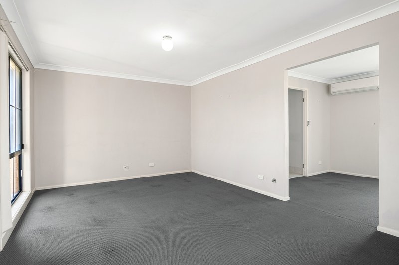 Photo - 19 Parkside Crescent, Thornton NSW 2322 - Image 7