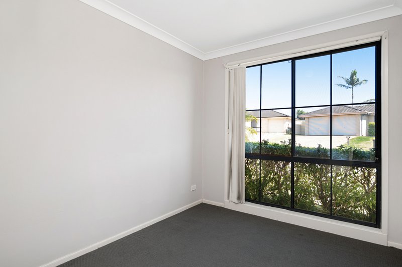Photo - 19 Parkside Crescent, Thornton NSW 2322 - Image 8