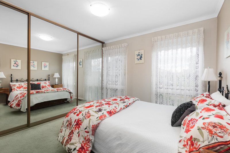 Photo - 19 Patterson Avenue, Hoppers Crossing VIC 3029 - Image 4