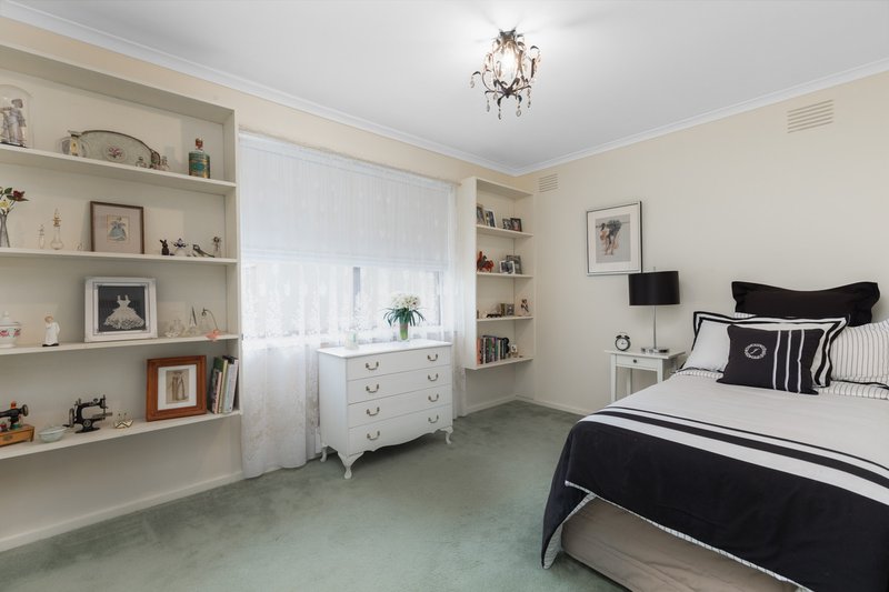 Photo - 19 Patterson Avenue, Hoppers Crossing VIC 3029 - Image 6