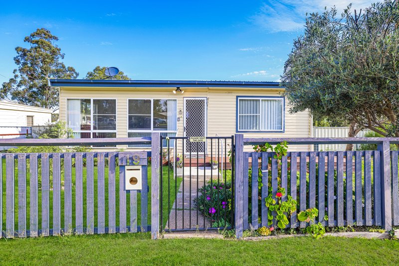 Photo - 19 Patterson Street, Tamworth NSW 2340 - Image 2