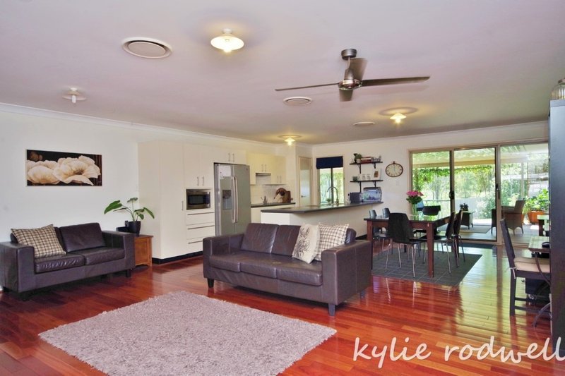 Photo - 19 Paxton Crt , Gleneagle QLD 4285 - Image 7