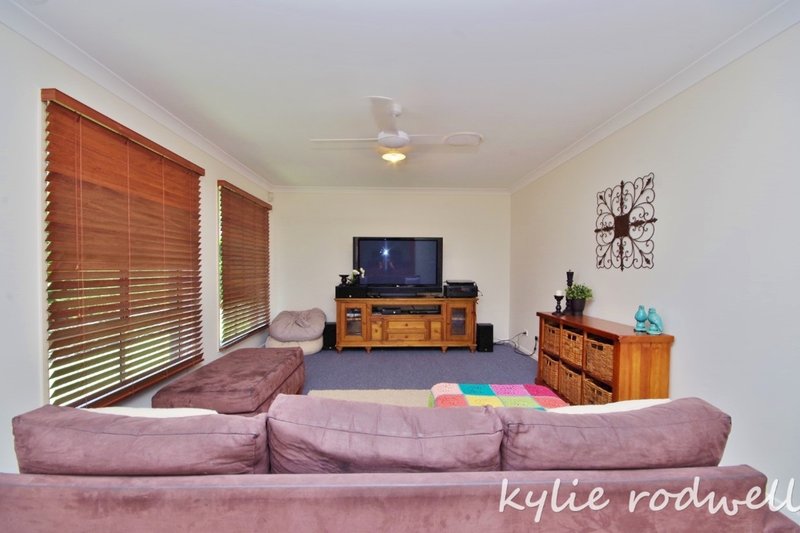 Photo - 19 Paxton Crt , Gleneagle QLD 4285 - Image 11