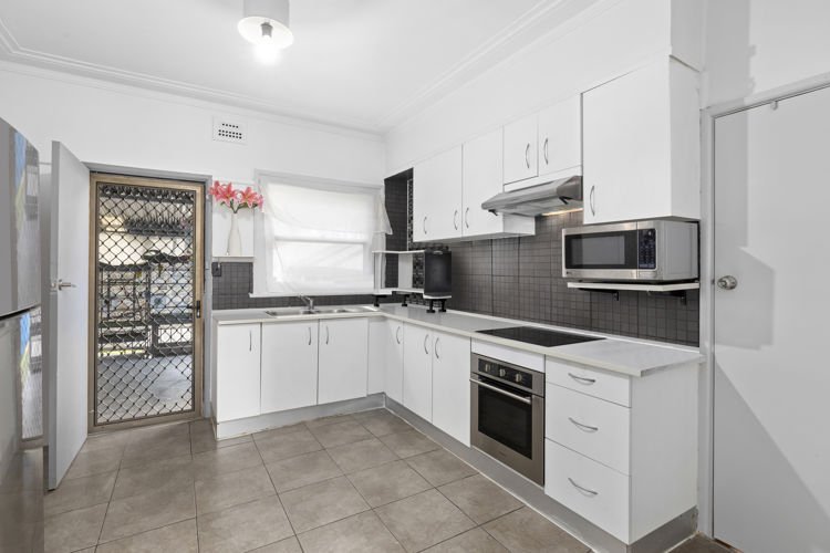 Photo - 19 Pearson Street, South Wentworthville NSW 2145 - Image 3