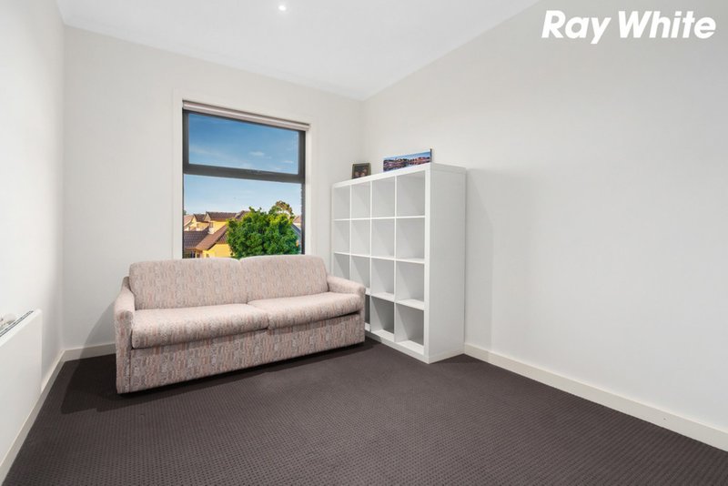 Photo - 19 Pendula Place, Pakenham VIC 3810 - Image 12