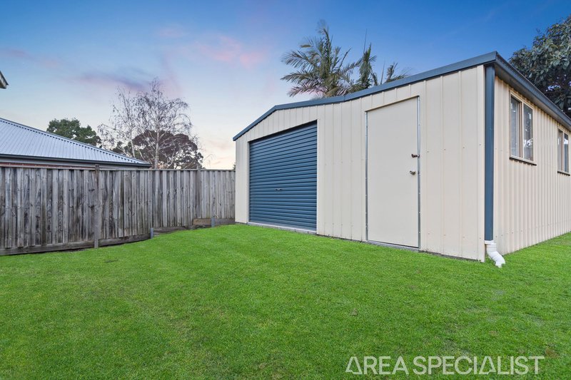 Photo - 19 Pepperbush Crescent, Langwarrin VIC 3910 - Image 24