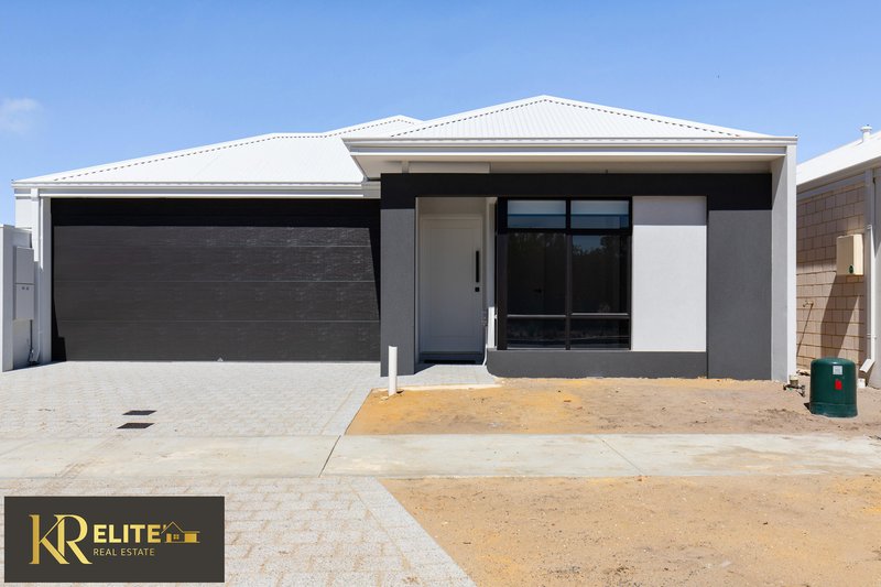 Photo - 19 Pepperbush Crescent, Piara Waters WA 6112 - Image 4