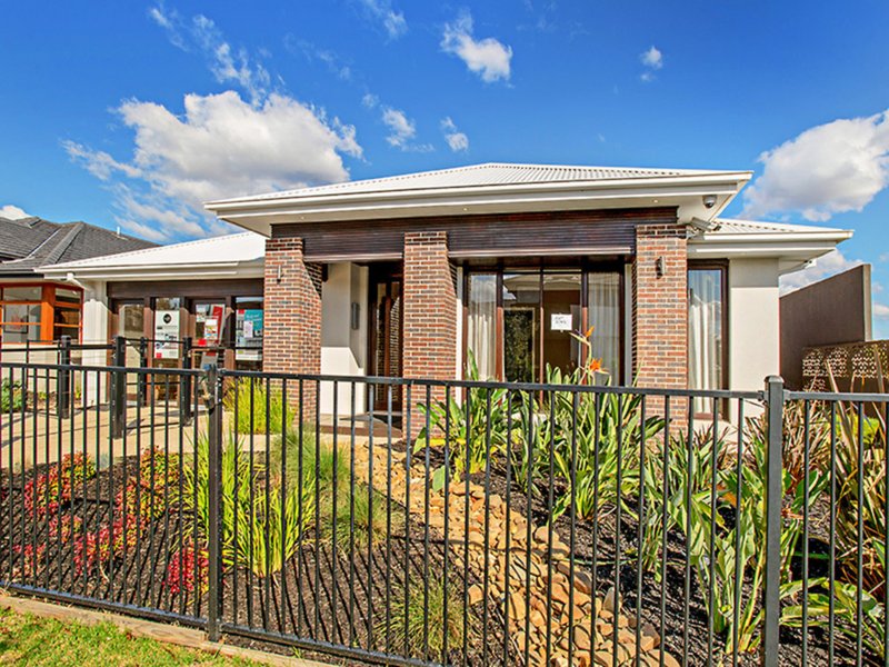 19 Peppermint Grove, Taylors Hill VIC 3037