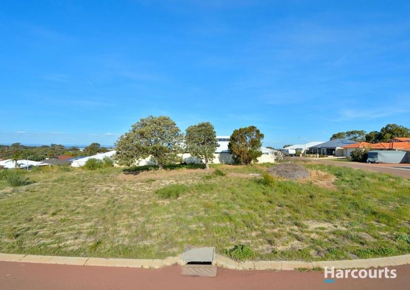 Photo - 19 Peppertree Close, Wannanup WA 6210 - Image 4