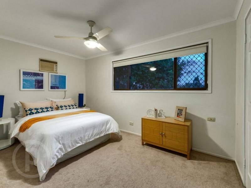 Photo - 19 Peppertree Street, Sinnamon Park QLD 4073 - Image 12