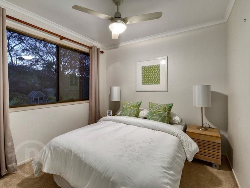 Photo - 19 Peppertree Street, Sinnamon Park QLD 4073 - Image 13