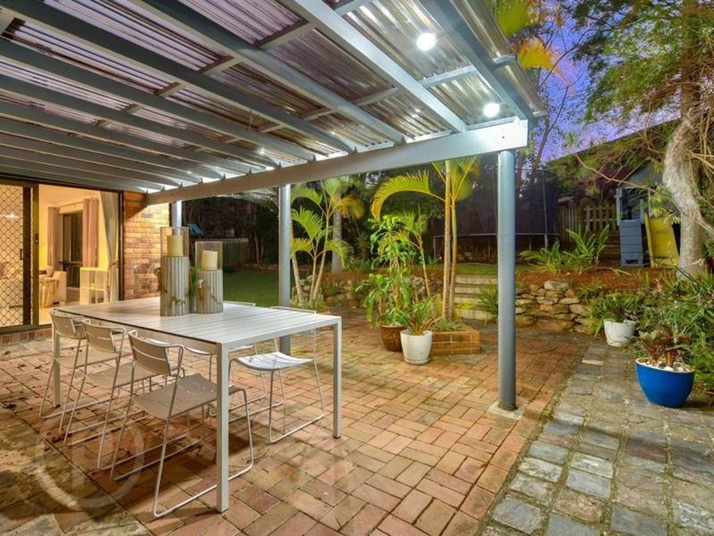 Photo - 19 Peppertree Street, Sinnamon Park QLD 4073 - Image 16