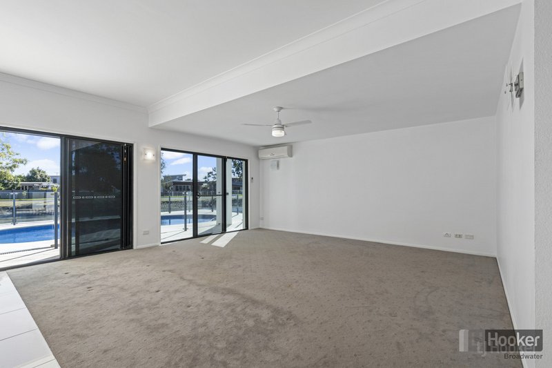 Photo - 19 Perry Place, Biggera Waters QLD 4216 - Image 6