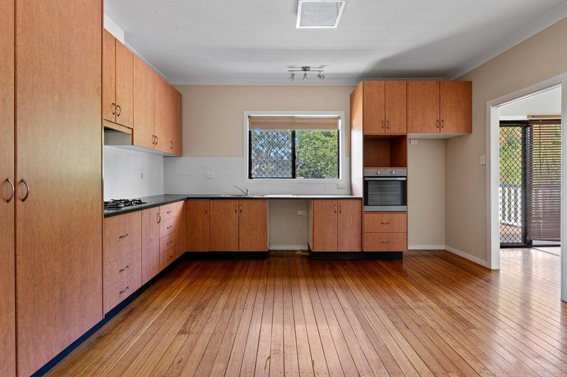 Photo - 19 Perry Street, Harlaxton QLD 4350 - Image 2