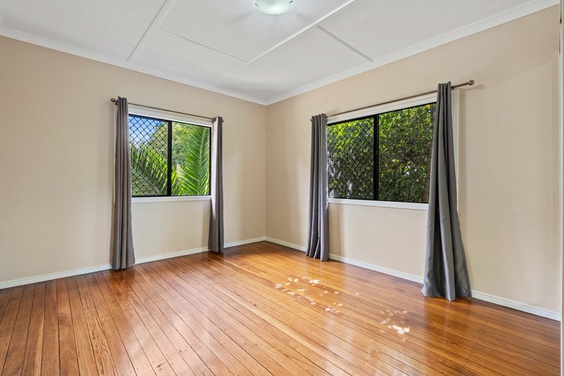 Photo - 19 Perry Street, Harlaxton QLD 4350 - Image 6