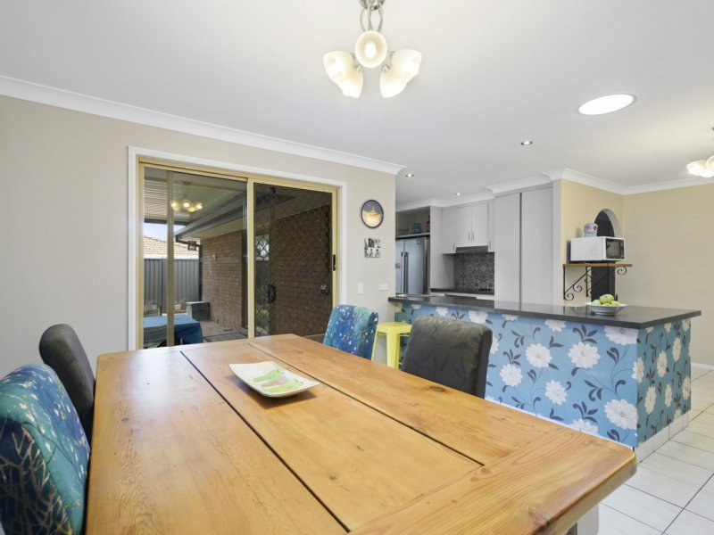 Photo - 19 Perth Square, Highland Park QLD 4211 - Image 7