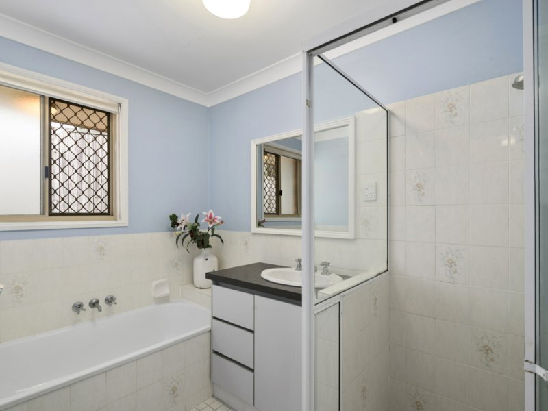 Photo - 19 Perth Square, Highland Park QLD 4211 - Image 9