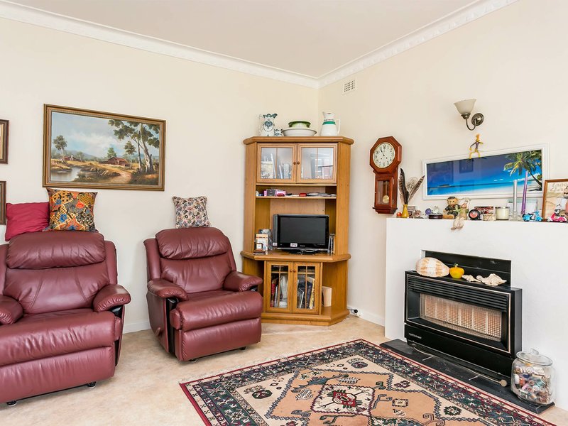 Photo - 19 Peterhead Street, Largs Bay SA 5016 - Image 3