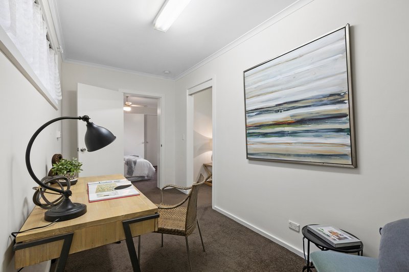 Photo - 19 Peters Drive, Cheltenham VIC 3192 - Image 12