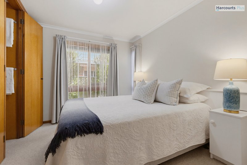 Photo - 19 Pindee Street, Hallett Cove SA 5158 - Image 7