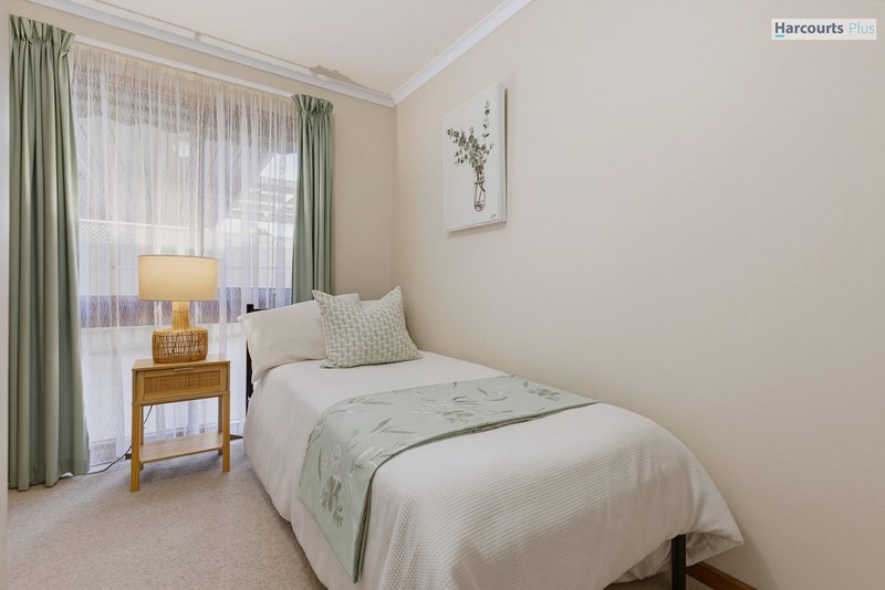 Photo - 19 Pindee Street, Hallett Cove SA 5158 - Image 10