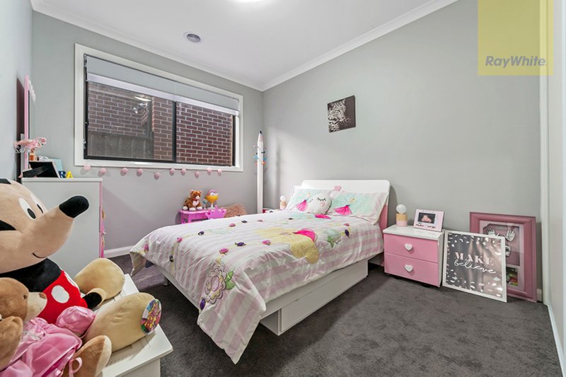 Photo - 19 Pioneer Street, Craigieburn VIC 3064 - Image 10