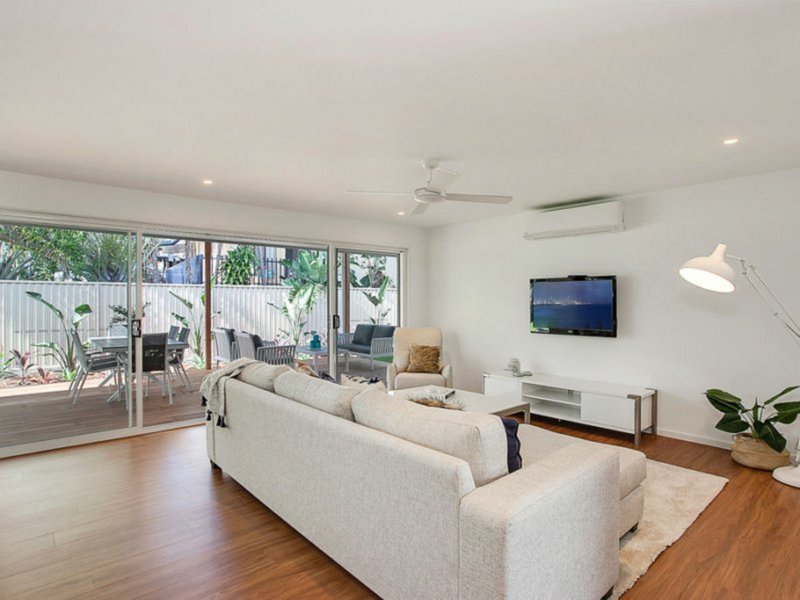 Photo - 19 Pitta Place, Burleigh Waters QLD 4220 - Image 13