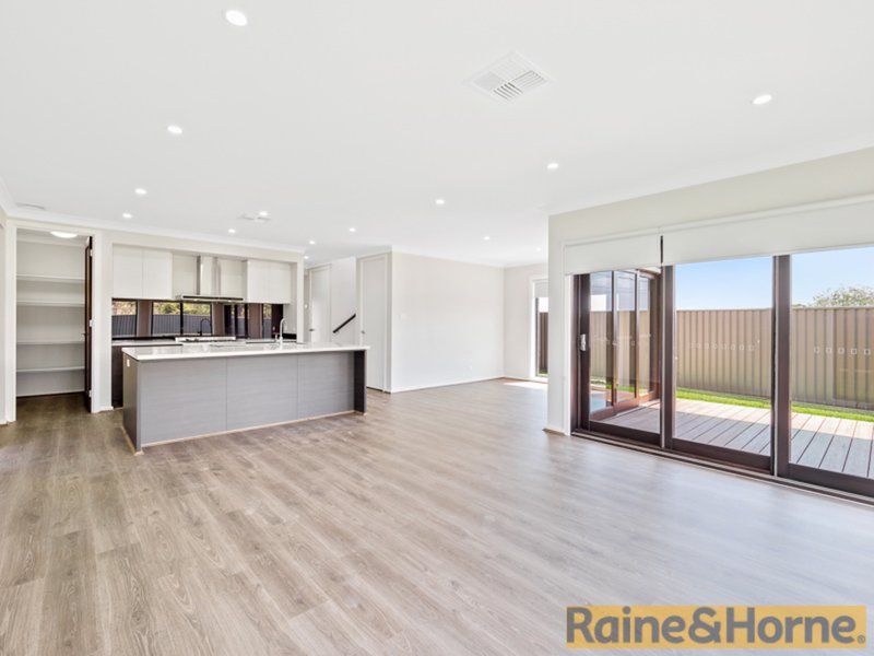 Photo - 19 Pleasance Street, Box Hill NSW 2765 - Image 3