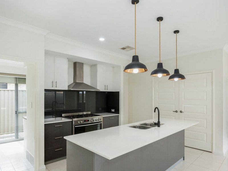Photo - 19 Pomelaa Way, Clarkson WA 6030 - Image 12