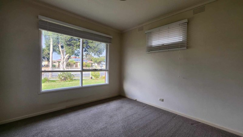 Photo - 19 Popes Road, Keysborough VIC 3173 - Image 6