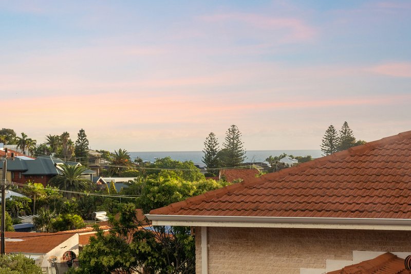 Photo - 19 Porteous Road, Sorrento WA 6020 - Image 4