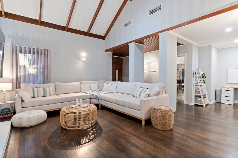 Photo - 19 Porteous Road, Sorrento WA 6020 - Image 7