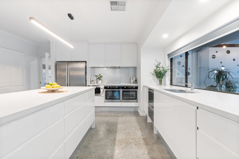 Photo - 19 Porteous Road, Sorrento WA 6020 - Image 10