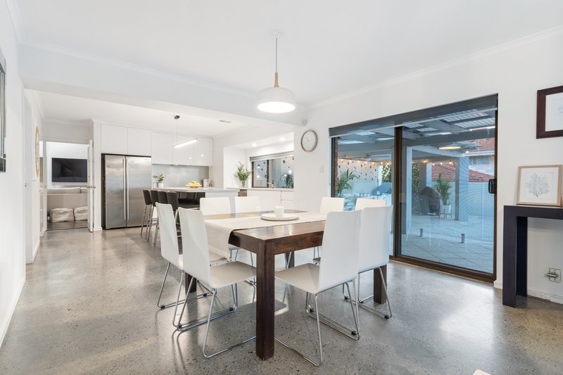 Photo - 19 Porteous Road, Sorrento WA 6020 - Image 11