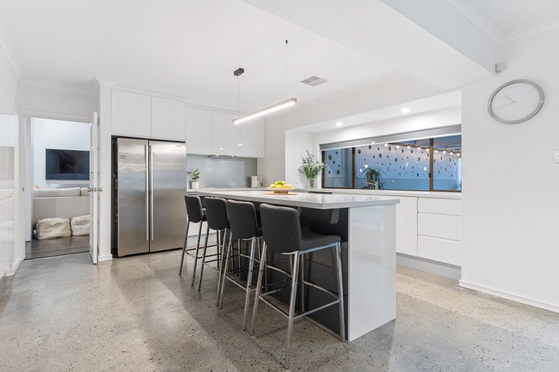 Photo - 19 Porteous Road, Sorrento WA 6020 - Image 12