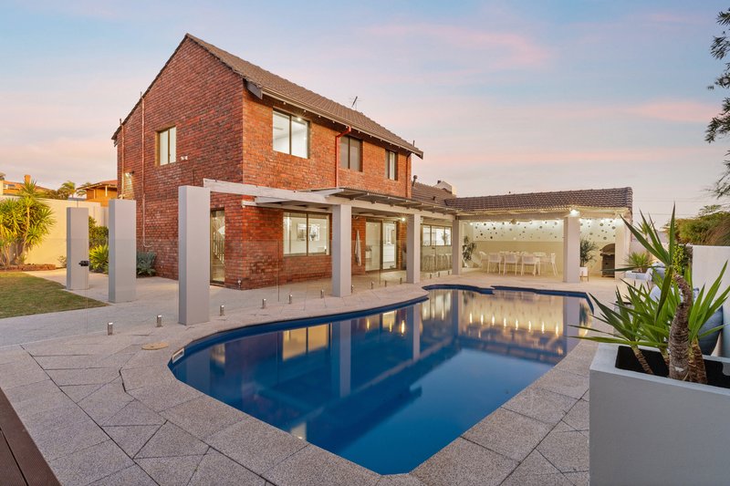 Photo - 19 Porteous Road, Sorrento WA 6020 - Image 13