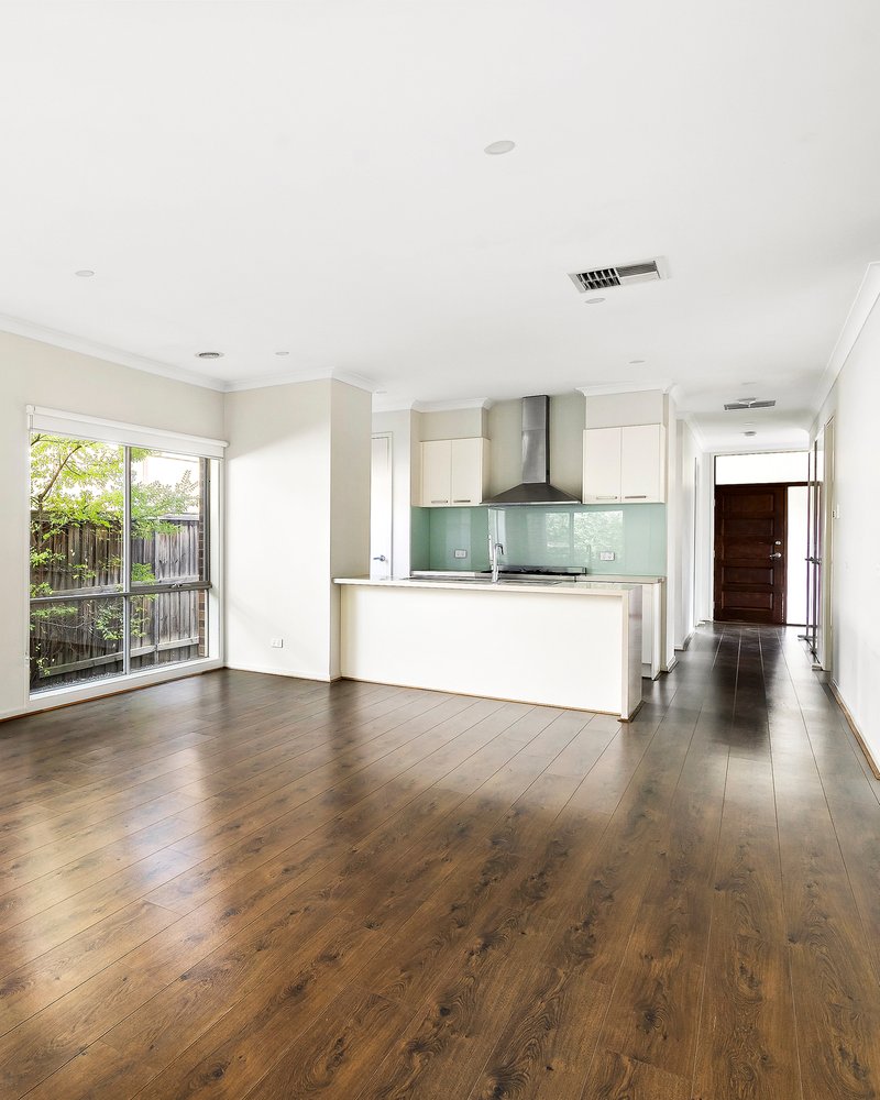 Photo - 19 Portrait Way, Coburg North VIC 3058 - Image 4