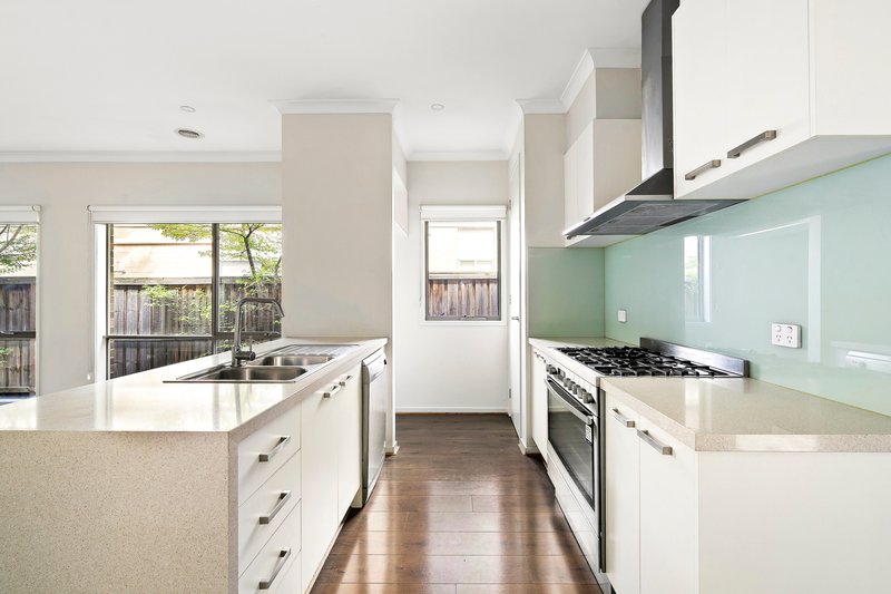 Photo - 19 Portrait Way, Coburg North VIC 3058 - Image 6