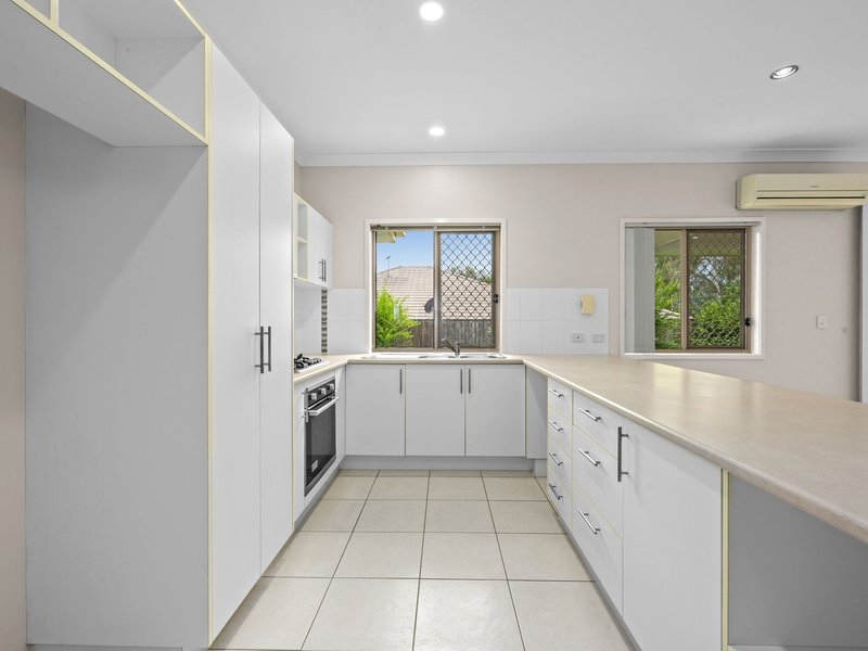 Photo - 19 Possumwood Place, Flinders View QLD 4305 - Image 7