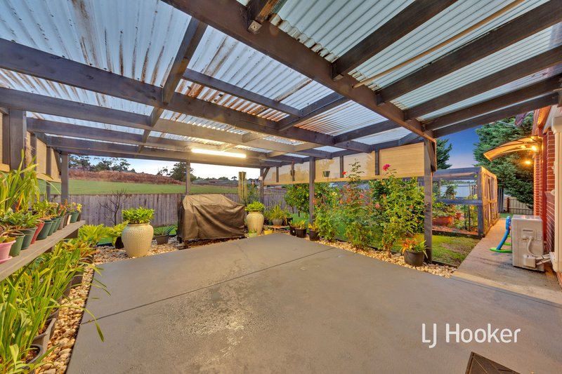 Photo - 19 Pownceby Court, Pakenham VIC 3810 - Image 18