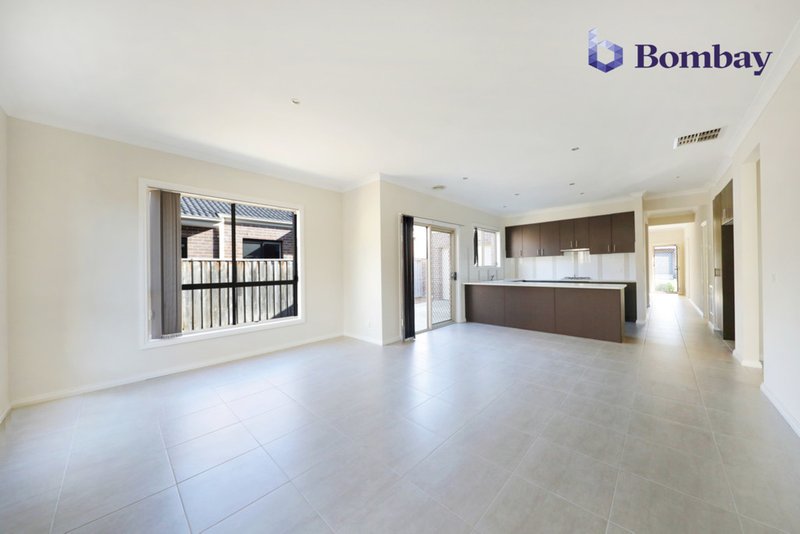 Photo - 19 Prada Drive, Epping VIC 3076 - Image 9