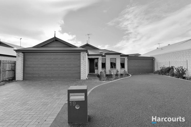 19 Quandong Parkway, Halls Head WA 6210