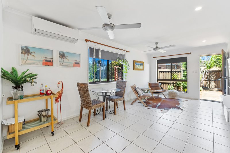 Photo - 1/9 Queen Street, Scarborough QLD 4020 - Image 3