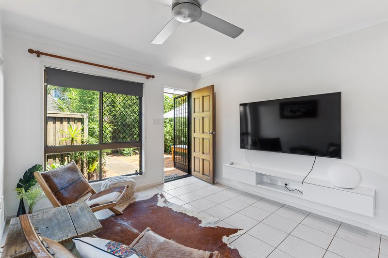 Photo - 1/9 Queen Street, Scarborough QLD 4020 - Image 4