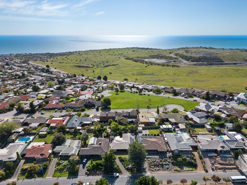 Photo - 19 Quinvale Road, Hallett Cove SA 5158 - Image 21